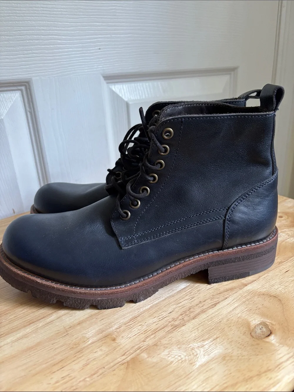 Punto Pigro Women's Dark Navy Leather Lace-Up Ankle Combat Booties size 37 / 6.5